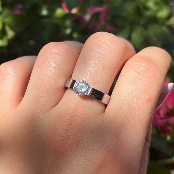 New! “Amelie” Silver Crystal Studded Ring - Picture 4 of 5